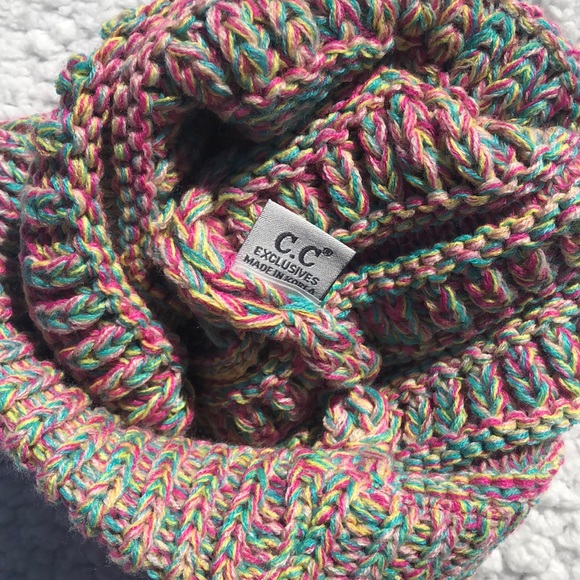 Kids Multi Classic C.C Beanie Tail NWT - Picture 4 of 5